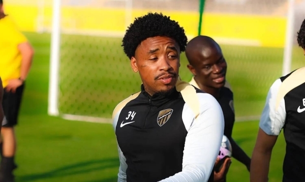 Al-Ittihad's Steven Bergwijn sidelined after home injury