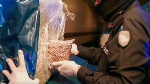 Customs officials foil smuggling of over 1.3 million Captagon pills in Al-Batha port