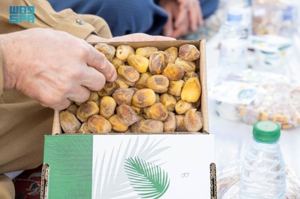 Over 1.5 million dates distributed at the Prophet&#039;s Mosque daily for iftar