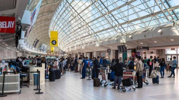 Police fatally shoot man at Toronto&#039;s international airport