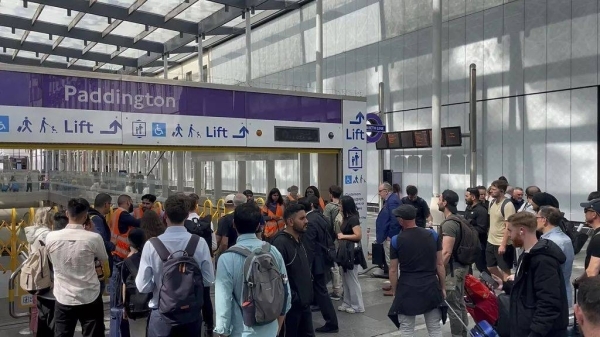 Power outage &#039;for matter of minutes&#039; disrupts London Underground in rush hour