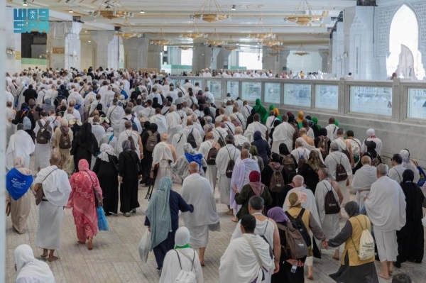 Hajj Ministry urges pilgrims to stay in tents on Arafat Day amid extreme heat