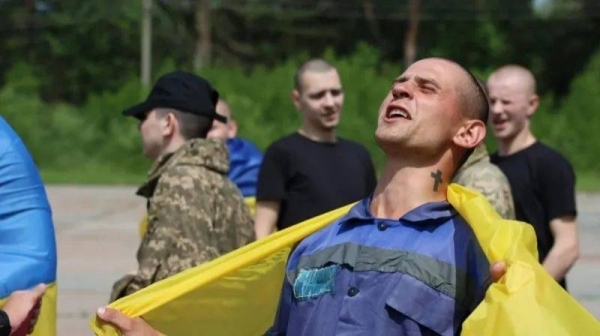 Prisoner swap between Russia and Ukraine under way