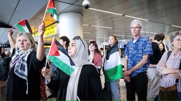 Thousands head to Egypt in bid to break Israel's Gaza blockade