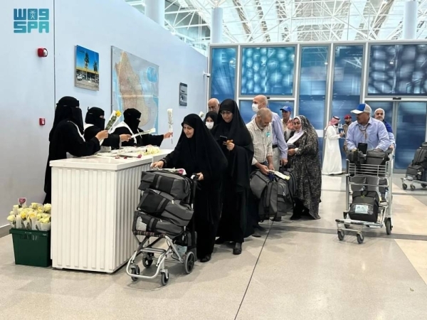 Hajj minister reassures safe departure of Iranian pilgrims in call with head of Iran&#039;s Hajj Organization
