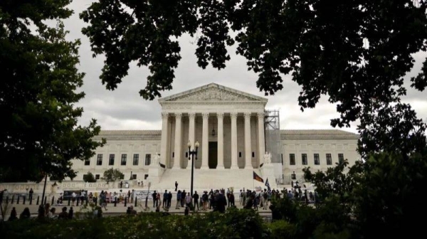 US Supreme Court allows Trump to resume deportations to third countries