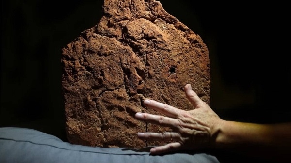 4,000-year-old handprint found on ancient Egyptian tomb