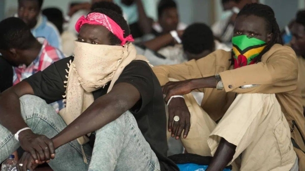 Greece warns of &#039;invasion&#039; as it halts asylum on Med route