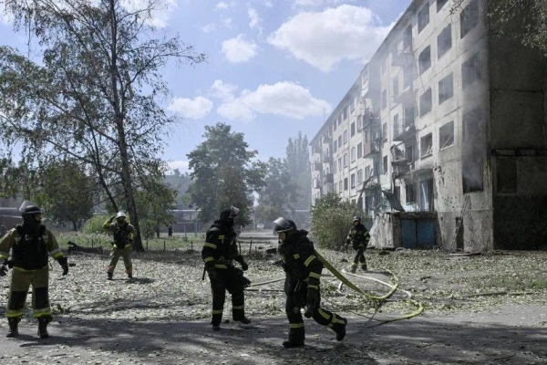 Russian troops pierce Ukraine's patchy defenses in Donetsk
