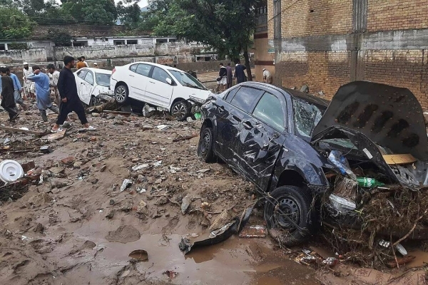 Flash floods in India and Pakistan kill over 200 people, scores remain missing