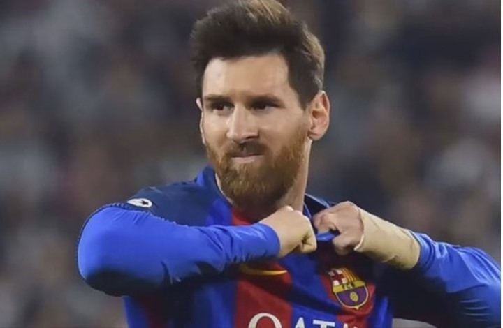 ميسي يعود للعب مع برشلونة