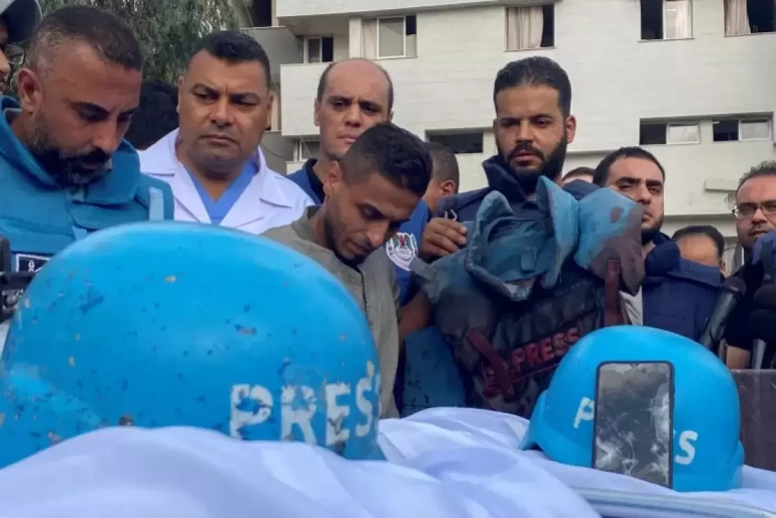 مركز حقوقي بغزة: 'إسرائيل' تتعمد قتل الصحفيين لترهيبهم ومنعهم من نقل الحقيقة