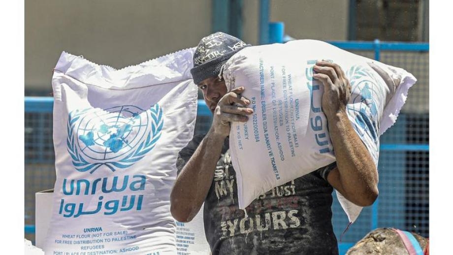 الأونروا تطالب بإدخال 3000 شاحنة منقذة للحياة