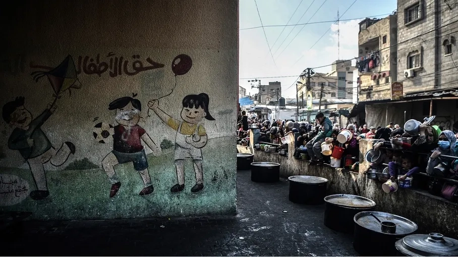 شهادات مروعة .. الجوع ينهش بطون الأطفال في غزة