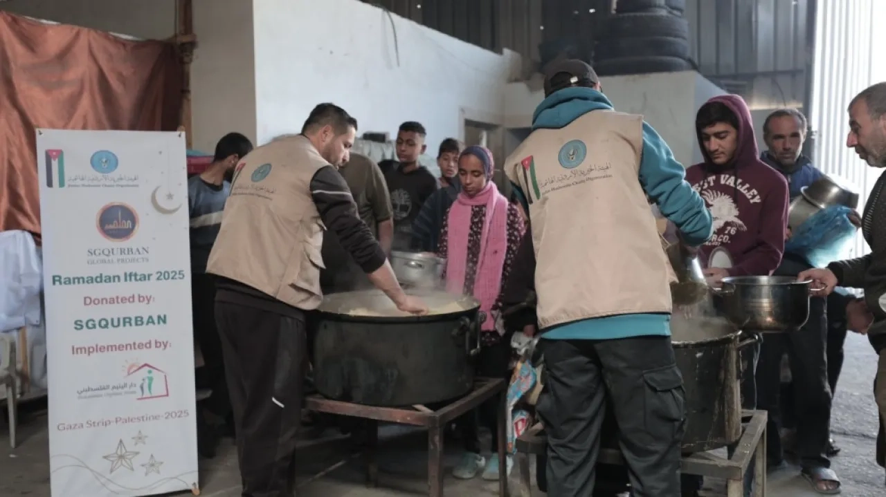 الهيئة الخيرية الهاشمية تواصل تكية الإطعام وتشغيل مخبز يومي في غزة / فيديو