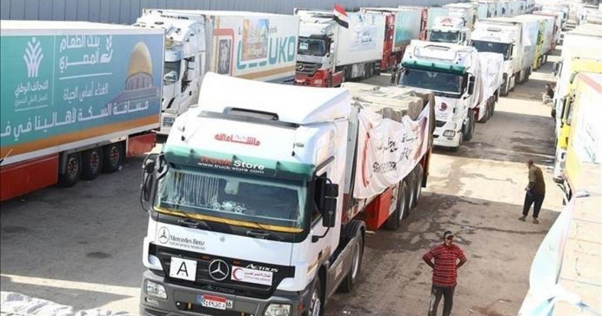فلسطينيون يقتحمون مراكز توزيع المساعدات برفح وفرار العناصر الأميركيين / شاهد