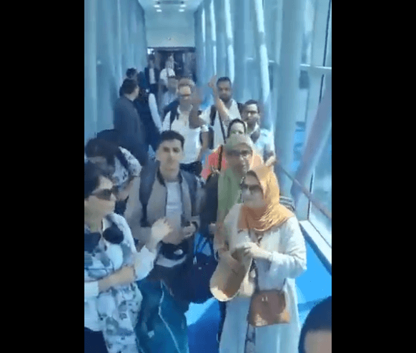مصر توقف 200 ناشط في المسيرة العالمية لغزة / شاهد
