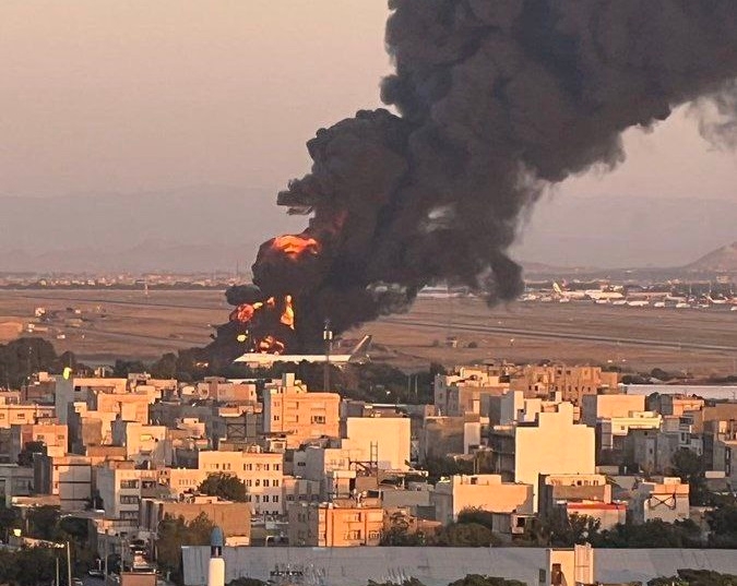 الاحتلال يعلن استهداف طائرة شحن عسكرية في مطار مشهد / فيديو