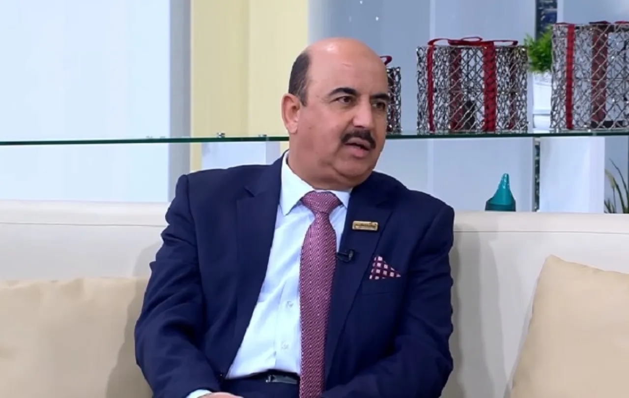 رسالة مؤلمة من موظف عام أُحيل قسراً إلى التقاعد المبكر