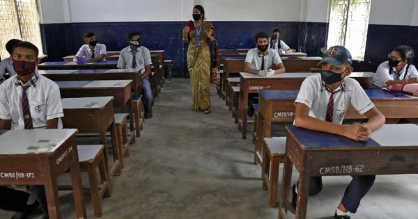 Maharashtra rolls back order making Hindi compulsory third language in schools