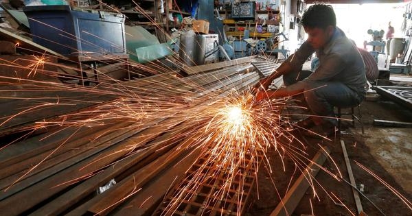 Rush Hour: GDP growth slows, 3 get life term for 2022 Uttarakhand murder and more