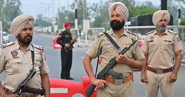 Nagpur woman who had crossed LoC handed over by Pakistani Rangers to India