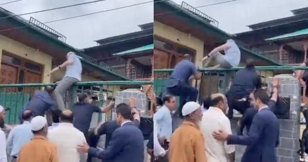 J&K: Omar Abdullah scales fence to reach Martyrs' cemetery after being stopped by police