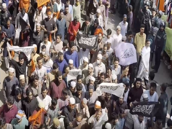 Banned group Hizb ut-Tahrir holds first open rally in Bangladesh