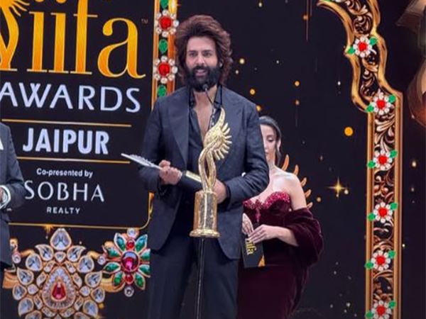 "Kaafi logo ne question kia...," says Kartik Aaryan as he wins Best Actor award for 'Bhool Bhulaiyaa 3'