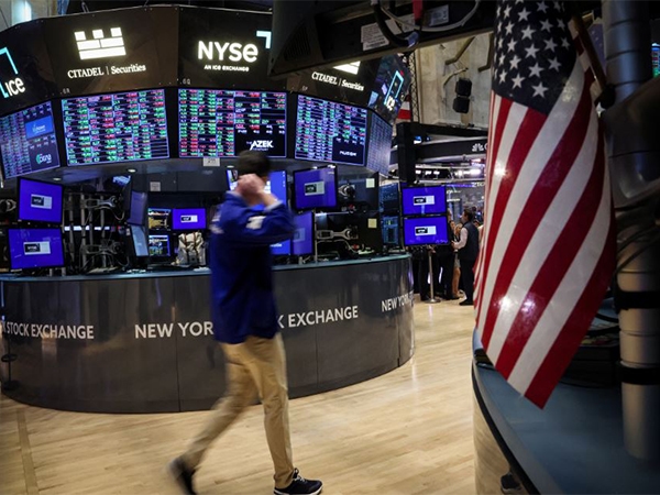 US stocks plunges, bitcoin stumble as fear grows following Trump's 'recession' remarks