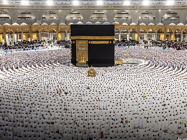 Saudi Arabia halts short-term visas for 14 nations including India and Pakistan, ahead of Hajj