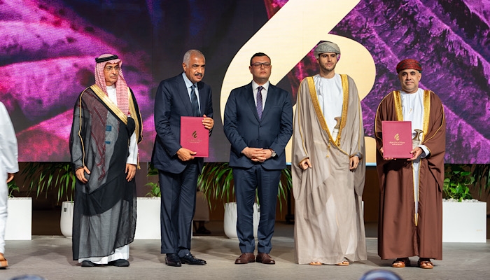 Talaat Moustafa and Ministry of Housing sign 1.5B Omani riyals real estate and tourism deal
