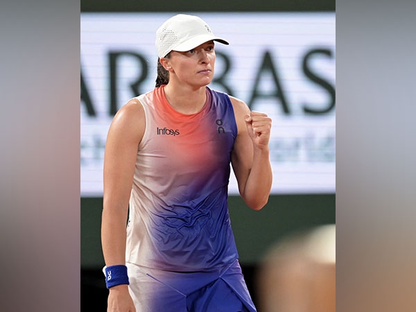 French Open: Iga Swiatek kickstarts title defence with win