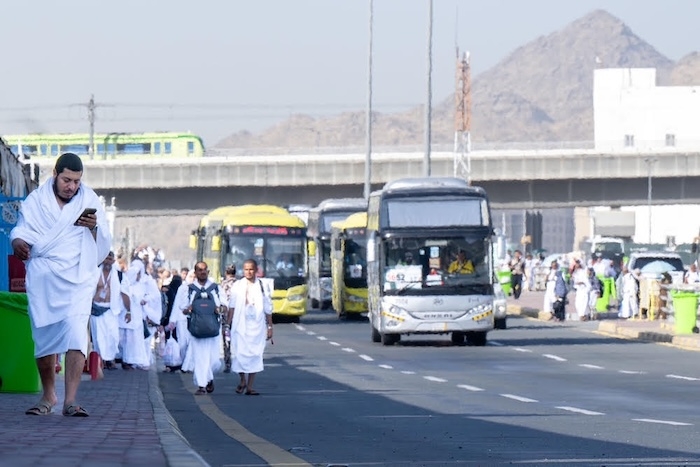 Pilgrims prepare for Arafat as Hajj commences in Mina