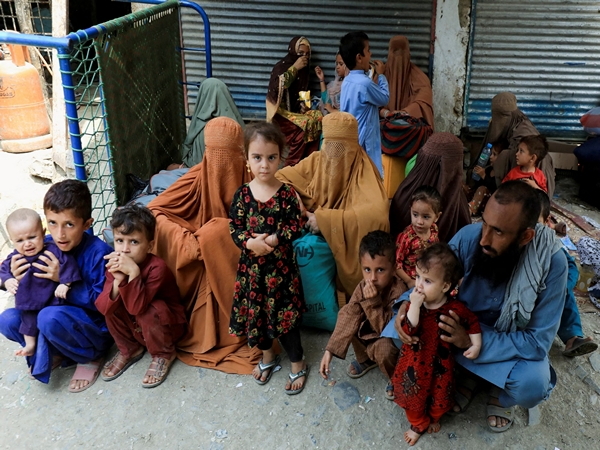 Afghan returnees arrive with 'empty hands, uncertain future