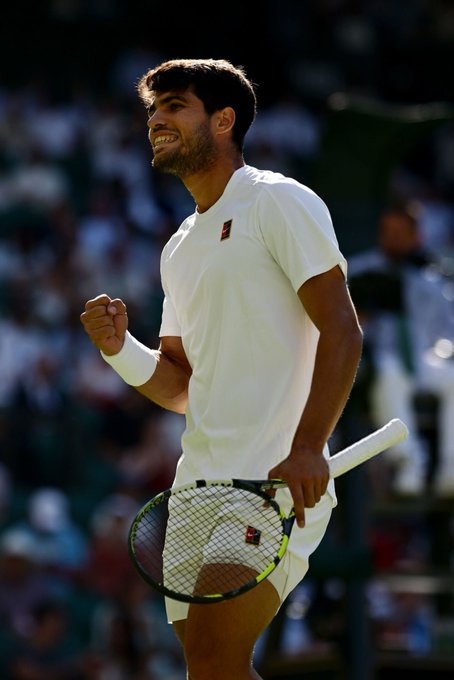 Alcaraz, Sabalenka secure Wimbledon semifinal spots