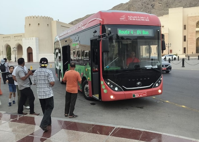Commuters praise Mwasalat for introducing electric bus