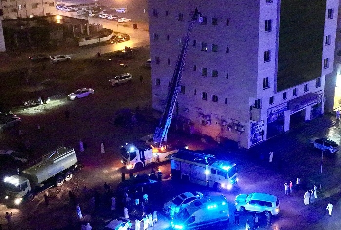 CDAA teams rescue 8 from Dhofar building fire