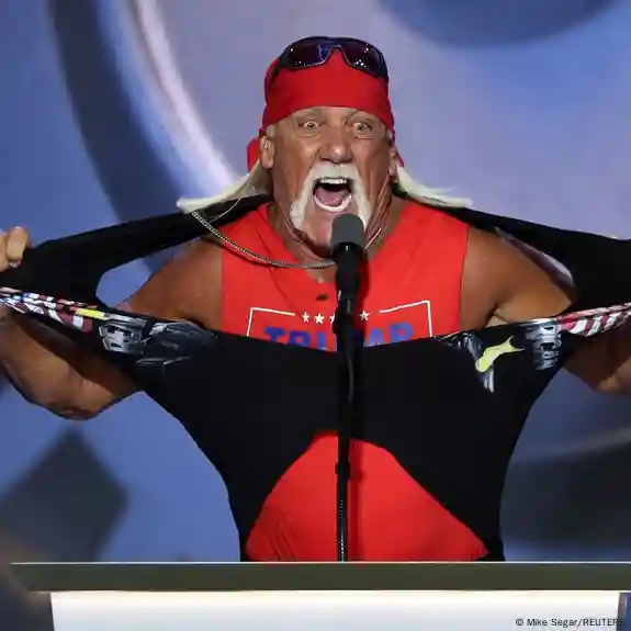 Hulk Hogan: US wrestling legend dies at 71