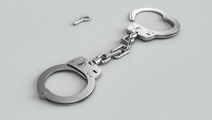 Citizen arrested for stealing OMR 40,000 in valuables from family home
