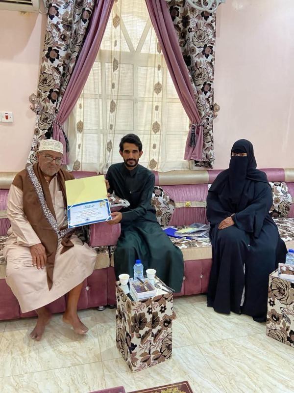 تكريم رواد المهرة… مركز سقطرى يطلق مبادرة 'عرفان ووفاء'