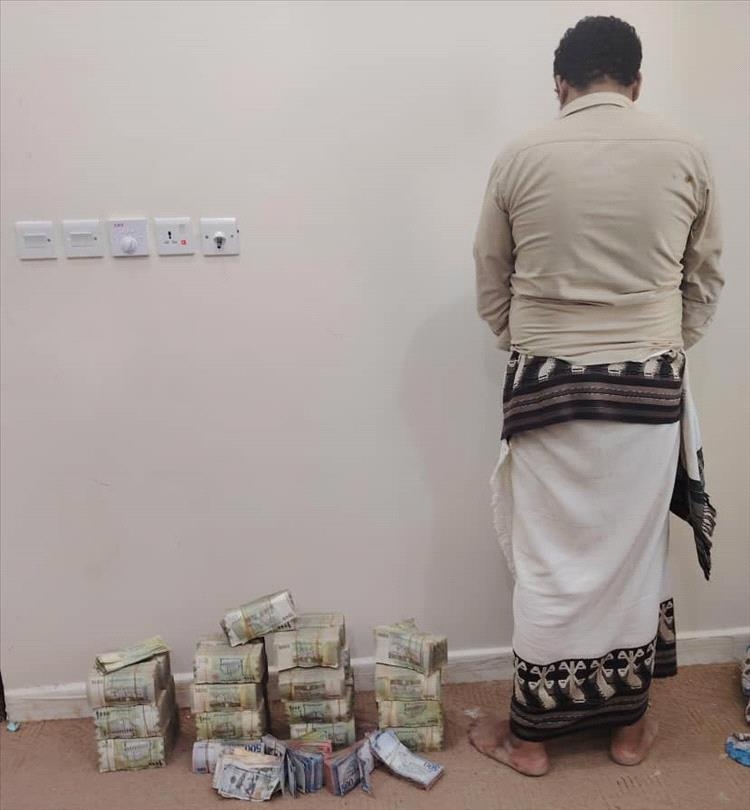 شرطة شبوة تنجح في تحرير عدد من المخطوفين من الجنسية الإثيوبية وتلقي القبض على الخاطفين وتضبط مبالغ مالية كبيرة