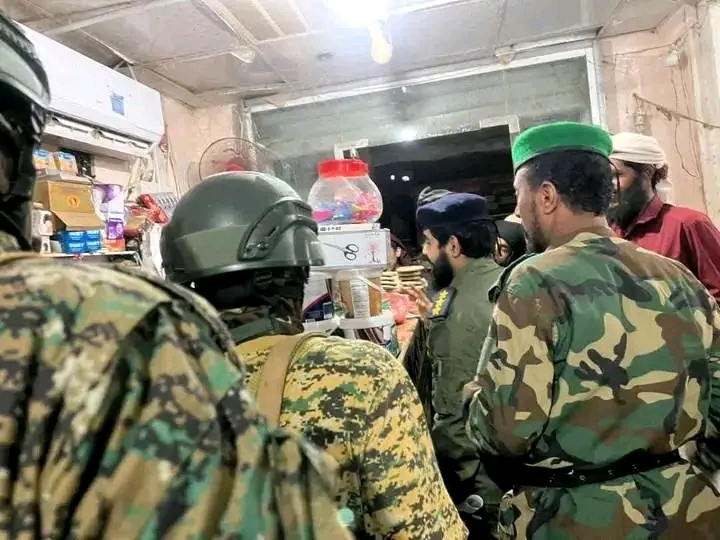 شرطة الفيوش بلحج تنفذ حملة لضبط الأسعار وتتوعد المخالفين بعد تراجع سعر الصرف