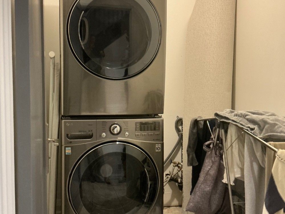 Weekend decorator: Builder-grade laundry room gets a big lift
