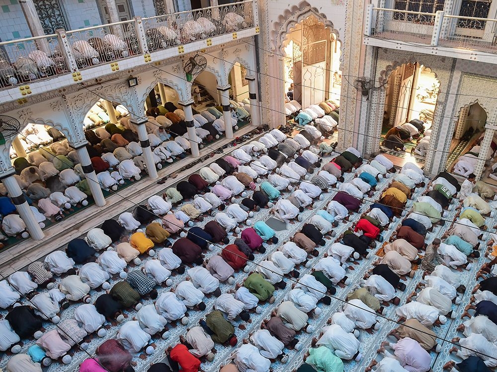 Islam growing, Christianity slipping as share of world population, survey finds