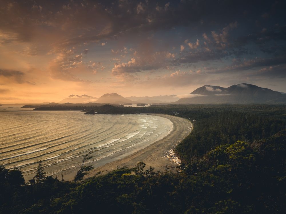 British Columbians told to avoid coast after Russia quake triggers tsunami advisory