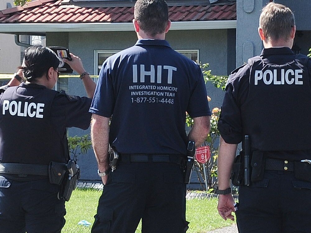 Homicide detectives investigating Abbotsford deaths as 'murder-suicide'