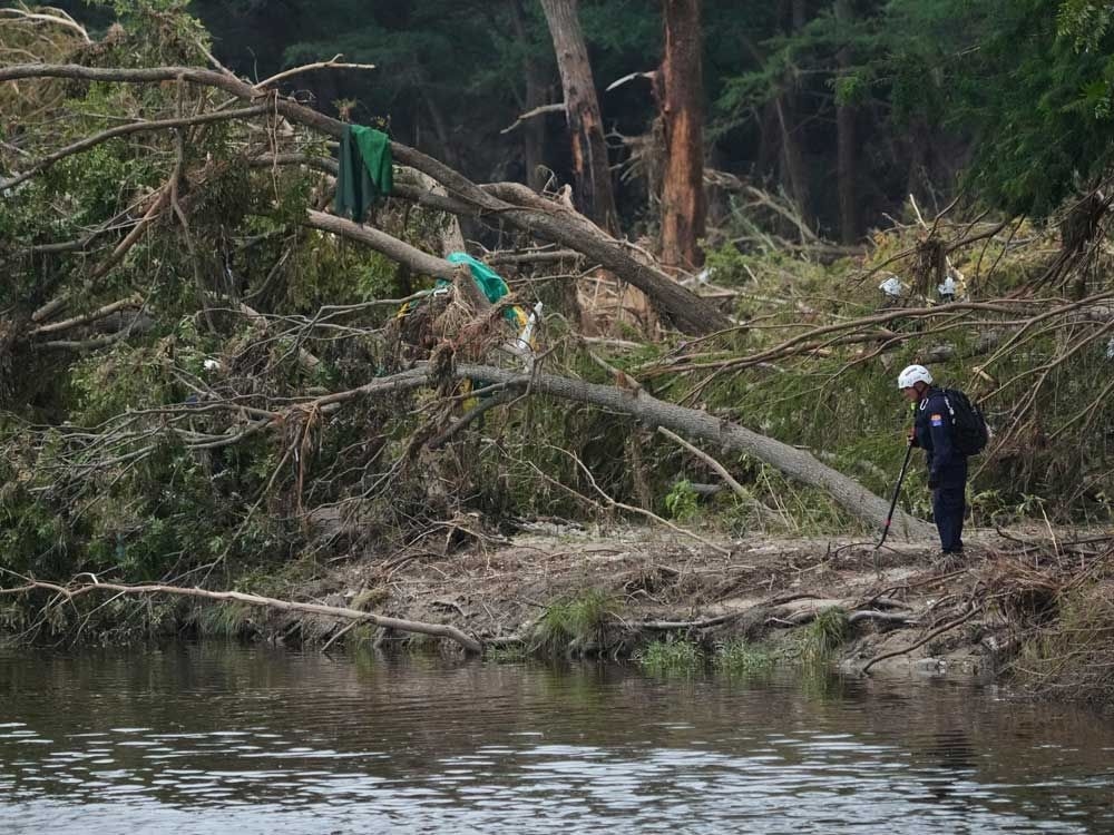 Emergency crews suspend search for Texas flooding victims amid new flood warnings