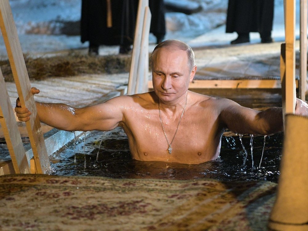 Russia hunts recruits in sex club on 'MILFs of Ancient Greece' night