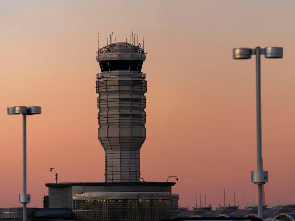 Aborted landings due to Army helicopter near Reagan airport 'unacceptable'